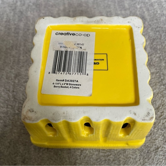 Creative Co-Op Porcelain Stoneware Berry Dish Orchid Planter 4x4 Yellow New NWT - Picture 5 of 8